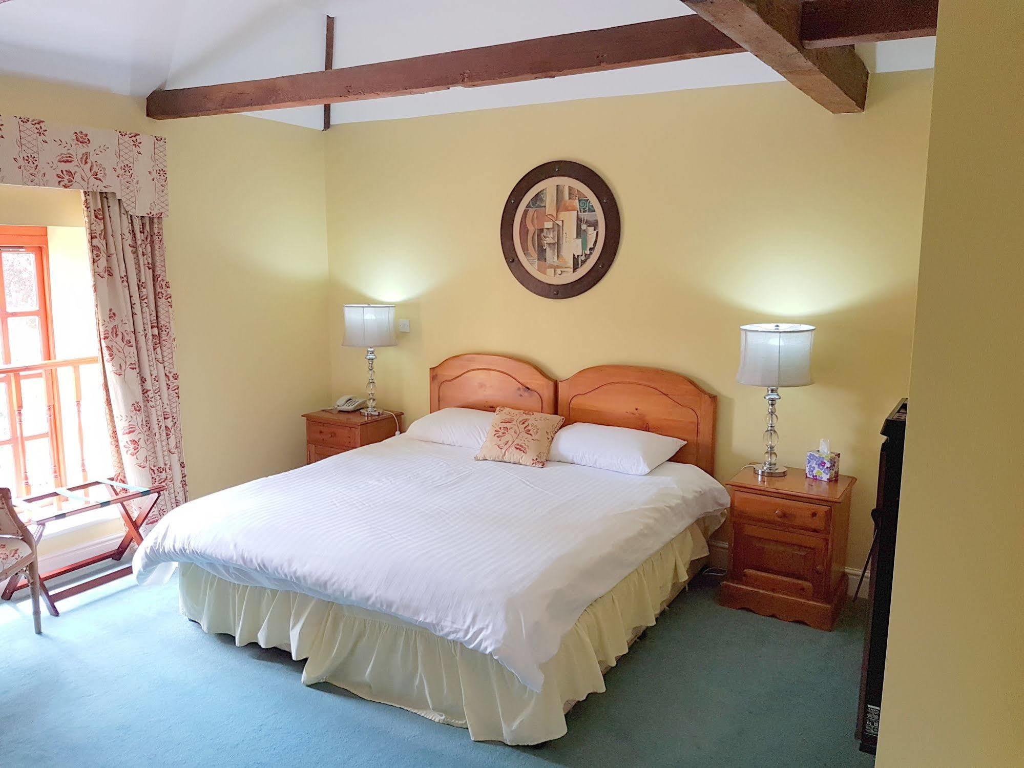 נורת'המפטון Roade House Hotel מראה חיצוני תמונה