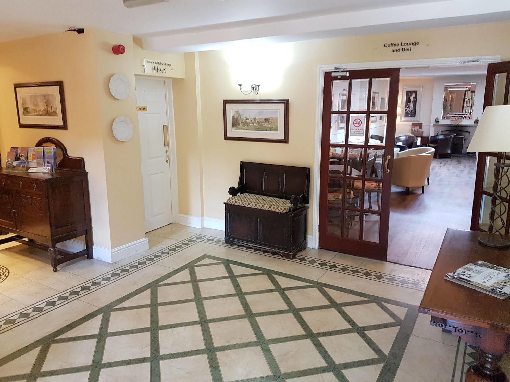 נורת'המפטון Roade House Hotel מראה חיצוני תמונה