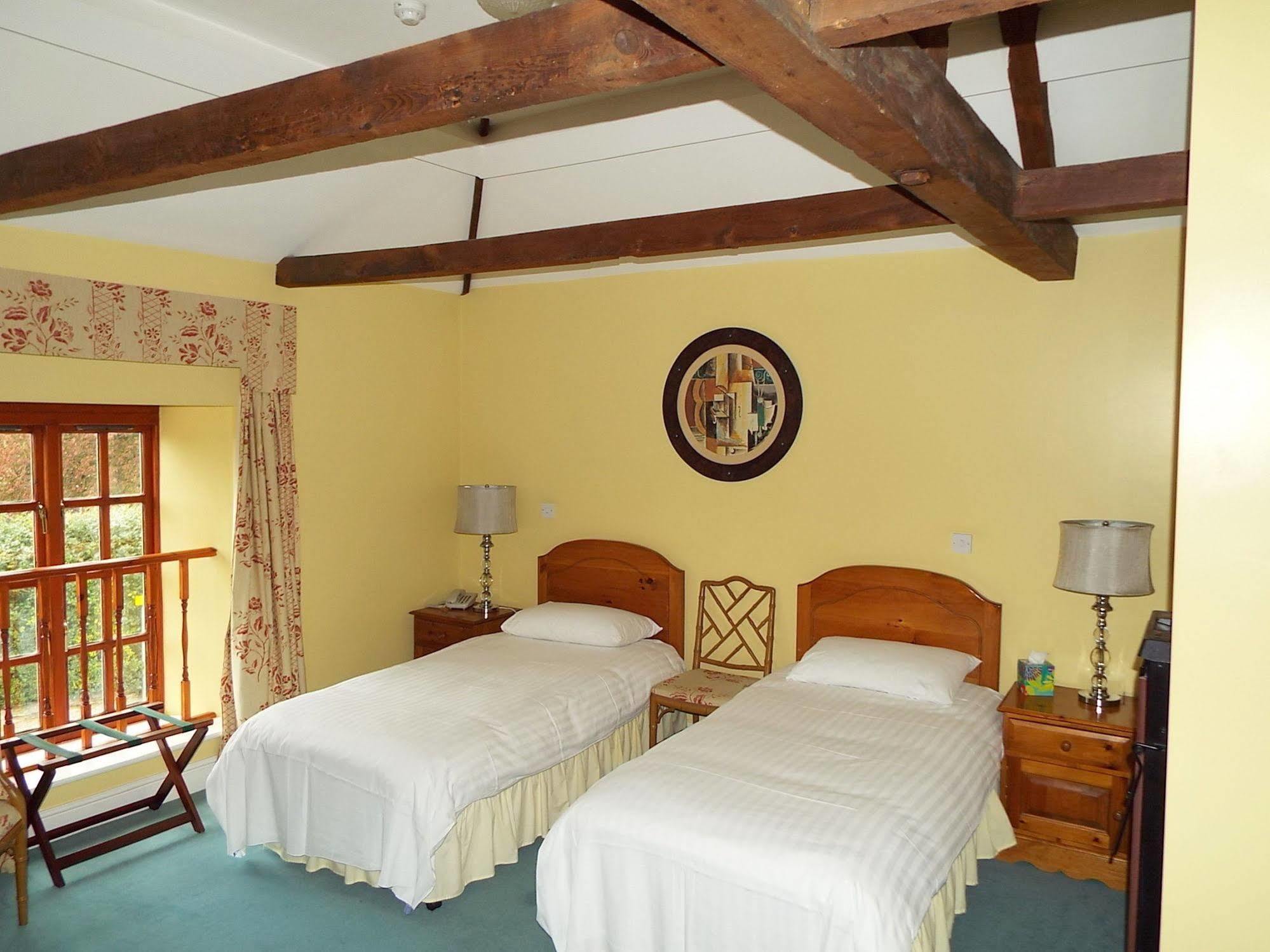 נורת'המפטון Roade House Hotel מראה חיצוני תמונה